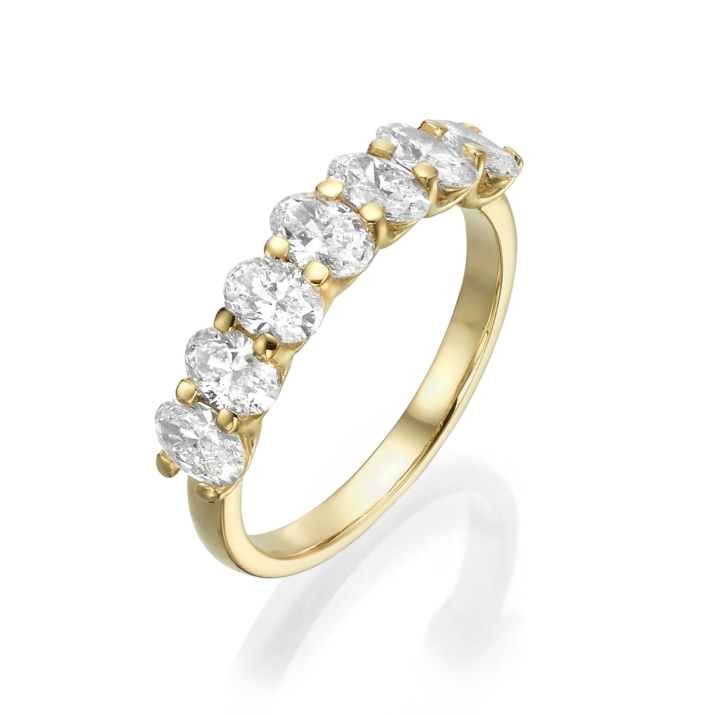 Oval diamonds ring