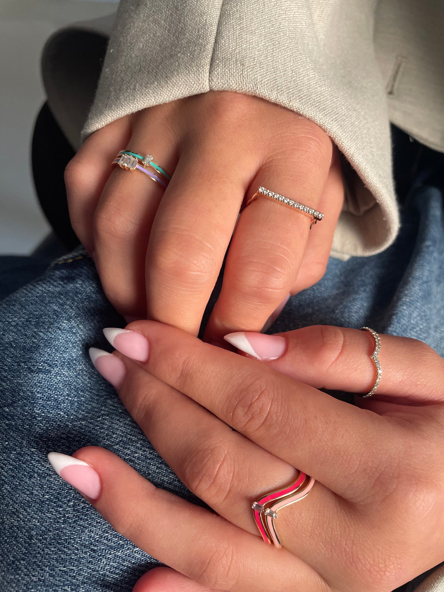 v diamond ring