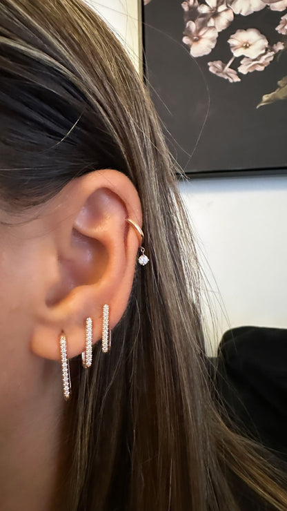 Round full diamonds earrings