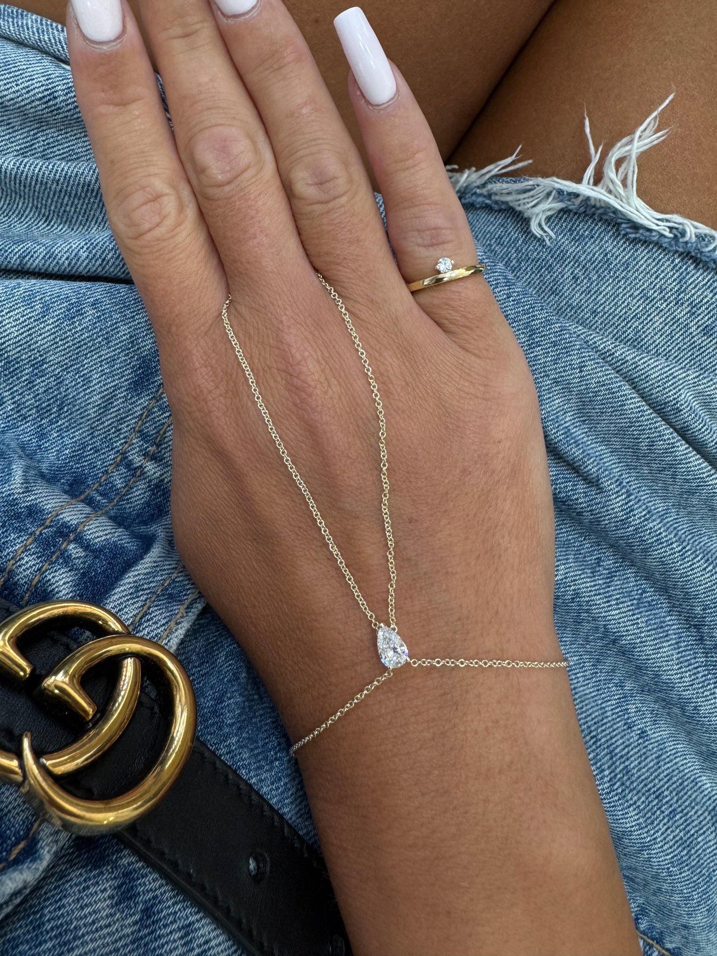 central round diamond ring